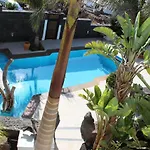 Niki Mit Beheiztem Gemeinschaftspool Fuer 2 Appartments דירה *