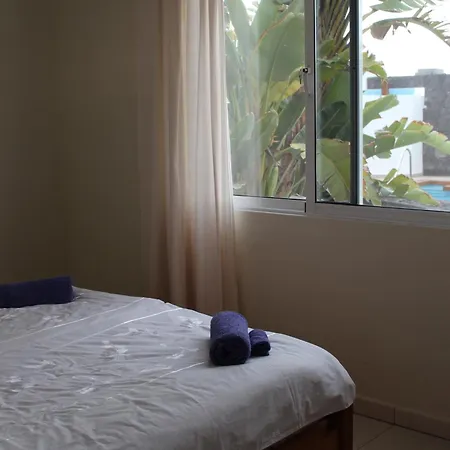 Niki Mit Beheiztem Gemeinschaftspool Für 2 Appartments *