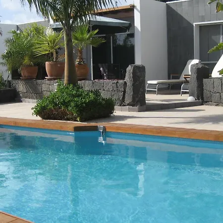 Niki Mit Beheiztem Gemeinschaftspool Für 2 Appartments