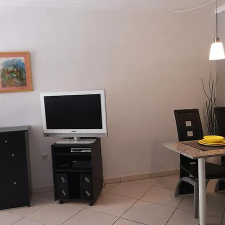 Apartamento Niki Mit Beheiztem Gemeinschaftspool Für 2 Appartments *