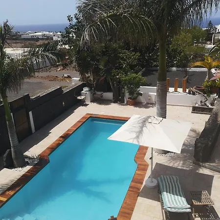 Niki Mit Beheiztem Gemeinschaftspool Für 2 Appartments *