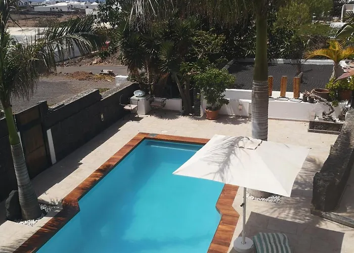 Niki Mit Beheiztem Gemeinschaftspool Fuer 2 Appartments *