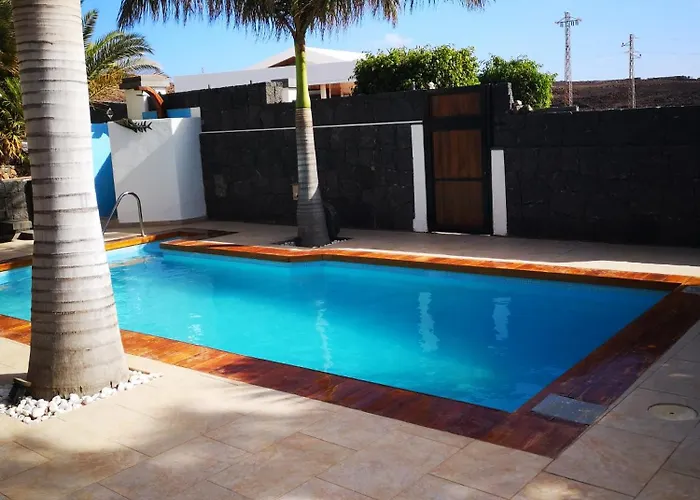 Niki Mit Beheiztem Gemeinschaftspool Für 2 Appartments