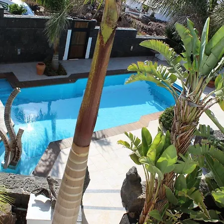 Niki Mit Beheiztem Gemeinschaftspool Fuer 2 Appartments Daire *