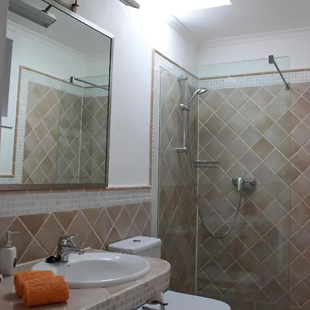 Niki Mit Beheiztem Gemeinschaftspool Fuer 2 Appartments *