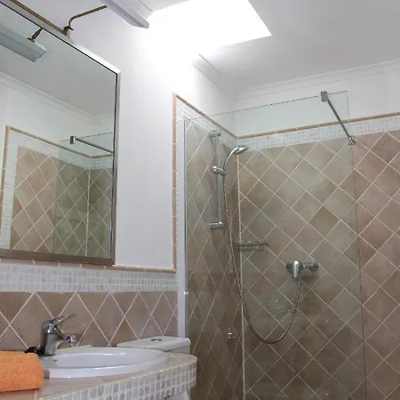 Niki Mit Beheiztem Gemeinschaftspool Fuer 2 Appartments Lägenhet *