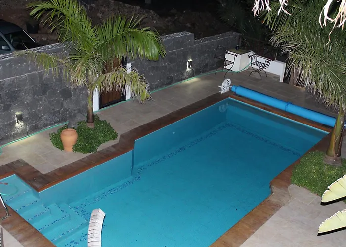 Niki Mit Beheiztem Gemeinschaftspool Fuer 2 Appartments شقة Las Breñas