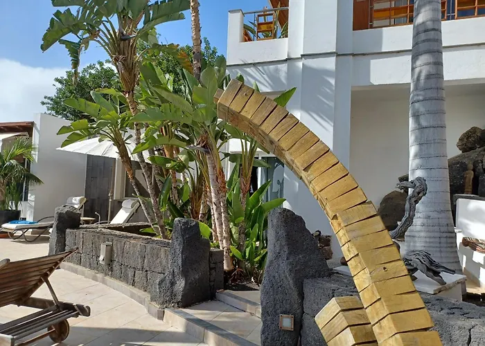 Niki Mit Beheiztem Gemeinschaftspool Fuer 2 Appartments