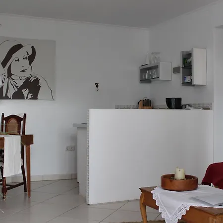 Niki Mit Beheiztem Gemeinschaftspool Fuer 2 Appartments 아파트 *